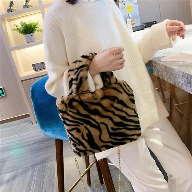 New Women Winter Faux Fur Shoulder Bag Handbag lady Leopard print Handbag Plush Totes Messenger Handbag Tote Bag Dropshipping