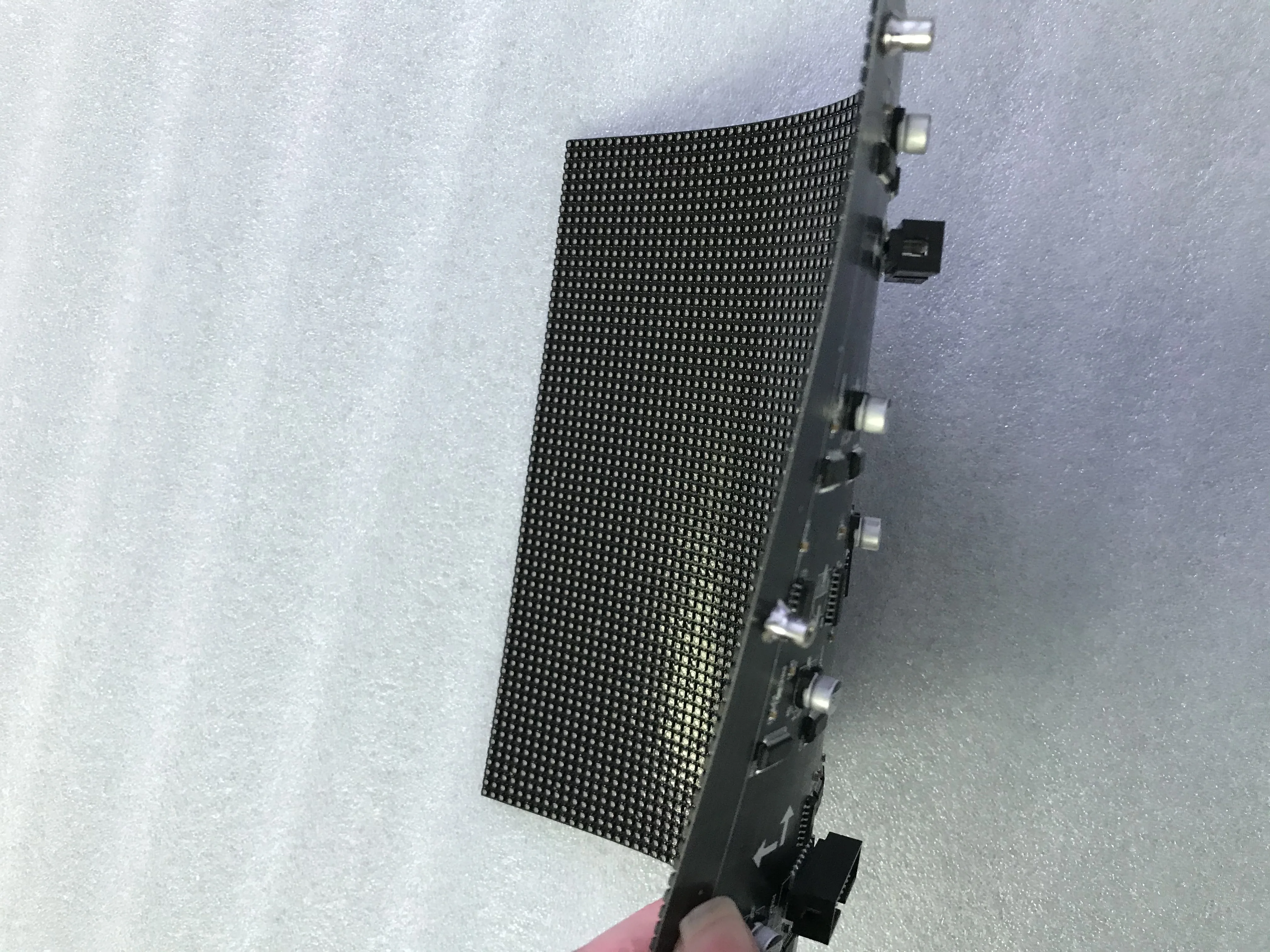 Высокое разрешение p3 светодиодная мягкая матрица полноцветная Гибкая