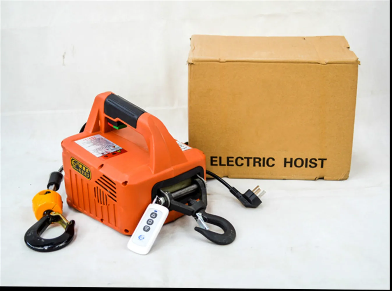 NEWTRY 1102LBS Lift Electric Hoist Crane 110V 7.6m 1500W Wire Control Electric Winch Overhead Lift with Overload Protection 110V US Plug, Load 500KG NEWTRY 1102LBS Lift Electric Hoist Crane 110V 7.6m 1500W Wire Control Electric Winch Overhead Lift with Overload Protection 110V US Plug, Load 500KG