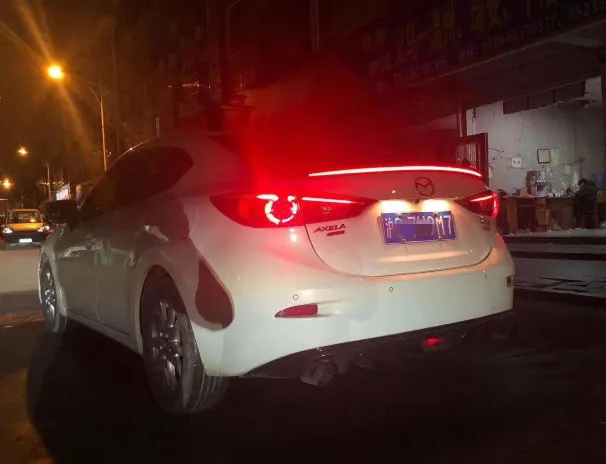 Для Mazda 3 Axela спойлер с светодиодный светильник потока светильник источник- автомобиля хвост крыло ABS Пластик Краски Цвет задний багажник спойлер
