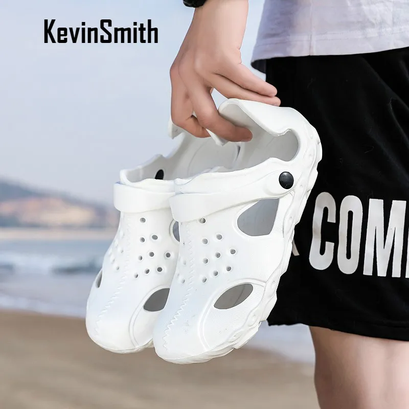 

2020 Men Sandals Crocks Light EVA Sole Sandals Crok Rubber Clogs for Men Unisex Garden Shoes Black Crocse Adulto Cholas Hombre