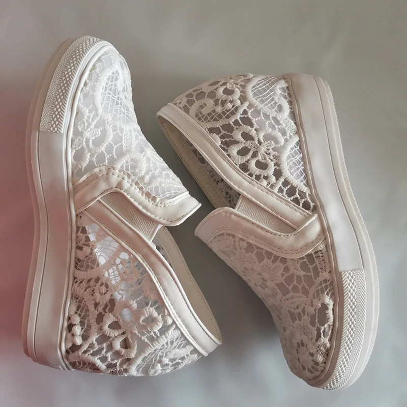 Кроссовки женские кружевные на танкетке повседневная обувь платформе