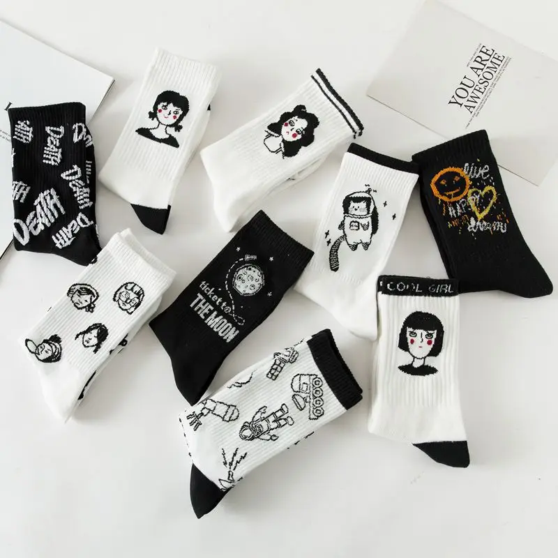 2020 New Autumn Black and White Sports Women Socks Cotton Cute Winter Socks Women Kawaii