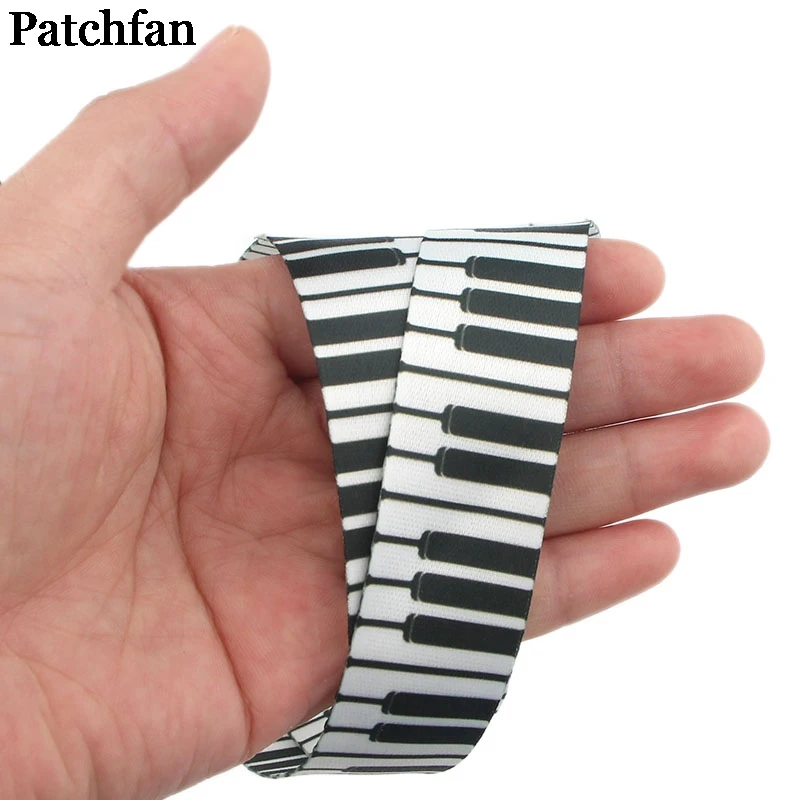 Patchfan пианино клавиатура шнур пара ID пропуск карты значок мультфильм шеи ремни гимнастические ключ мобильный телефон USB держатель веб-сайт A2332