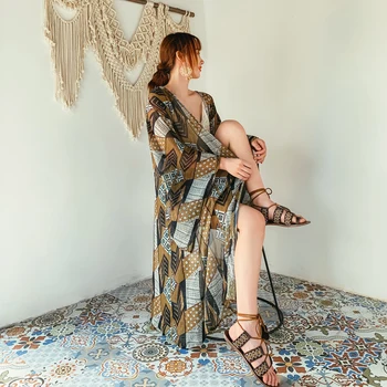 

Video scene shooting Bohemia resort long cardigan seaside beach chiffon loose restoring ancient ways is prevented bask in coat
