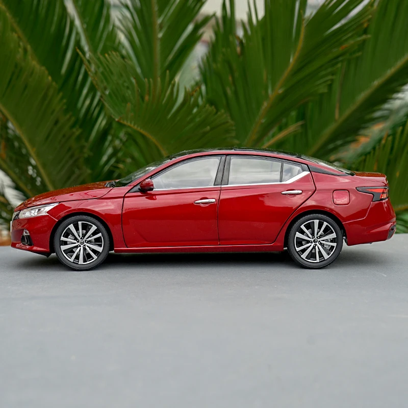 1/18 Nissan модель автомобиля из цинкового сплава NISSAN ALTIMA Seventh generation