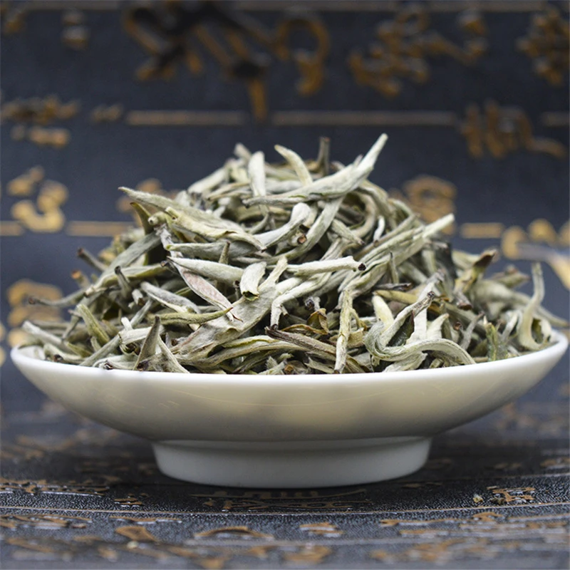 Buen valor Bai Hao Yin Zhen-té blanco de plata con aguja, Té antiedad y cuidado de la salud, té de primera calidad, 2020 OnwZeKeGZGg