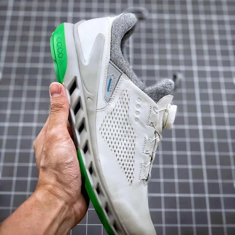 

2020 New Breathable Golf Shoes Men Size 39-45 Anti Slip Spikless Golf Trainers Footwear Outdoor Genuine Leather Walking Sneakers