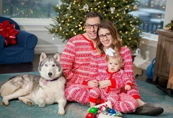 Новинка года; Семейные рождественские милые пижамы; Одинаковая одежда; рождественские красные пижамы для мамы и женщин; одинаковые комплекты рождественских пижам