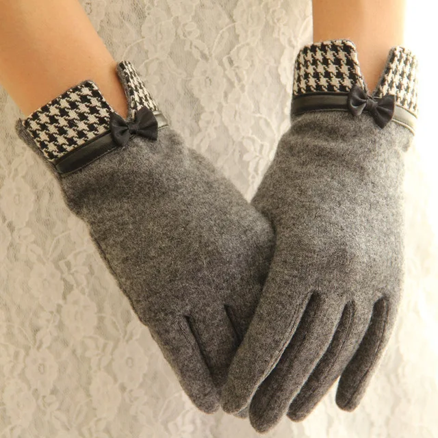 Women touch Mitten Gloves Winter Women Warm Cashmere Full Finger Leather Bow Gloves Wool Embroidery Touch Screen Gloves C23 - Цвет: A29 C Gray