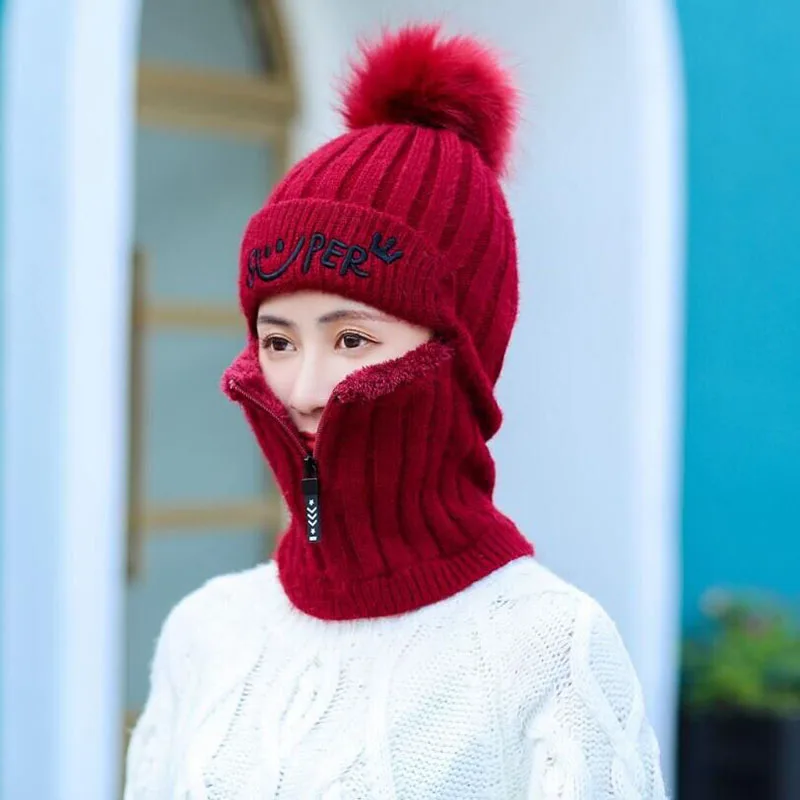 Новые толстые теплые зимние трикотажные изделия для женщин Embriodery Smile Face Beanie наушники на молнии украшения Gorro мех пом шапка с помпоном зима