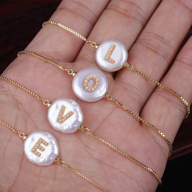 Золотой Модный браслет с амулетом 26 алфавита из натурального жемчуга, браслет с микро-цирконием и надписью, браслет с именем для пары, женский подарок