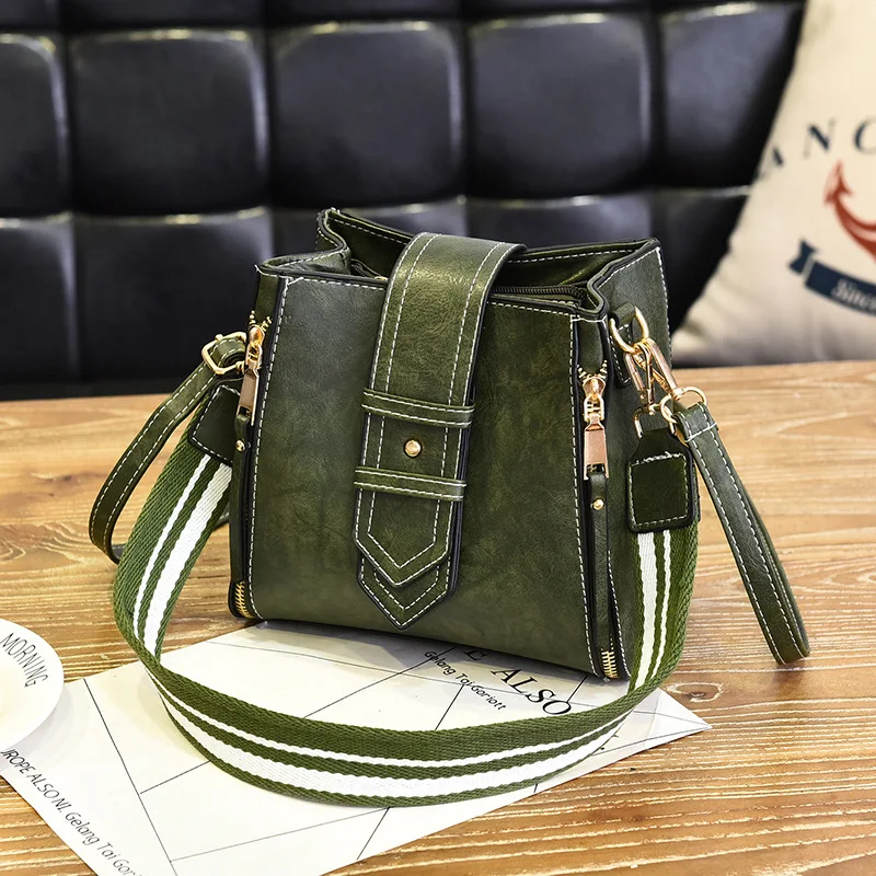 

Wide-Strap Bag Women's 2019 Summer New Style Hong Kong Style Retro Hand Soft Leather Bucket Bag Fashion Crossbody Bag