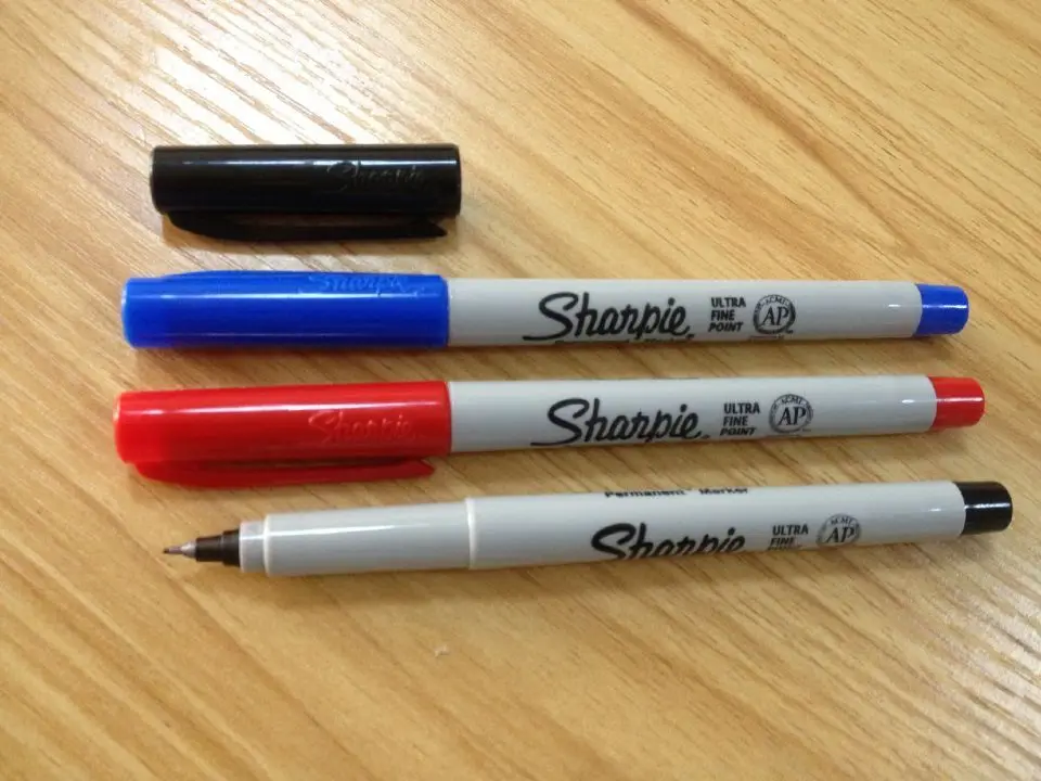 Pennarelli Sharpie Indelebili Punta Fine - Nero | Scatola Da 12 | Per Scrivere Su Qualsiasi Superficie - Foto 11