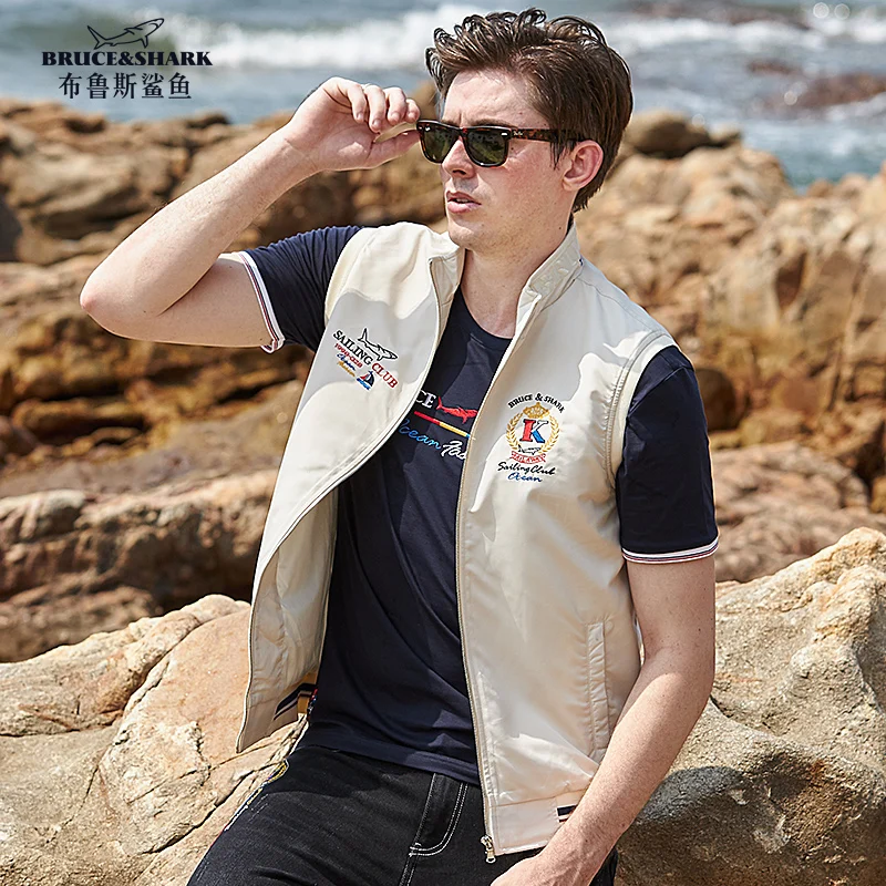 Low Price Male Casual Pocket Cotton Vest Winter Men Solid Embroidery Shooting Outerwear Zipper Waistcoat Sleeveless Jacket size 3xL