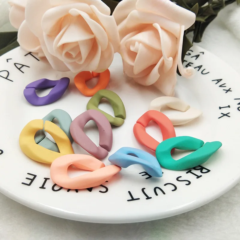

20pcs Acrylic 21x29mm Flat Twist Oval Open Ring Beads Connector link Chain for Colorful Bag Strap Jewelry Making Components DIY