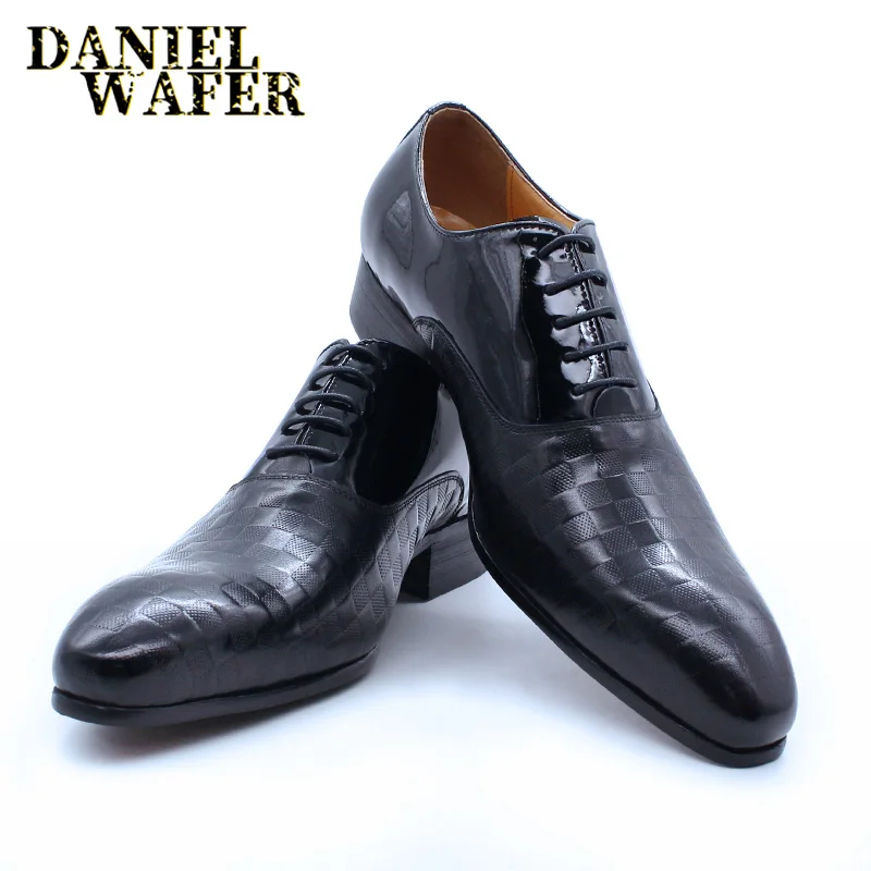 LUXURY ITALIAN MEN OXFORD SHOES FASHION PLAID PRINTS PATENT LEATHER SHOES BLACK WHITE LACE UP WEDDING OFFICE MEN FORMAL SHOES LUXURY ITALIAN MEN OXFORD SHOES FASHION PLAID PRINTS PATENT LEATHER SHOES BLACK WHITE LACE UP WEDDING OFFICE MEN FORMAL SHOES
