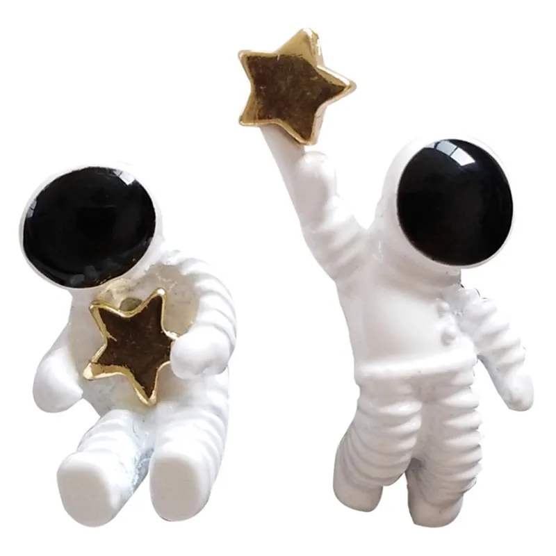 Astronaut Star Asymmetry Stud Earrings White Spacesuit Cartoon Girl Funny Creative Asymmetric Pentagram Jewelry | Украшения и