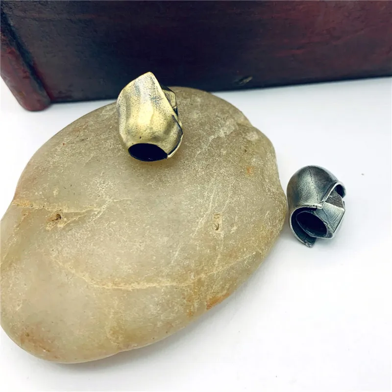 brass alien keychain beads (1)