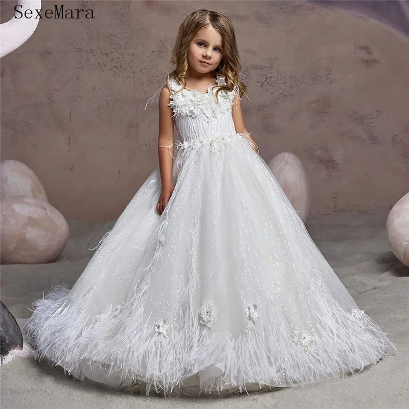 

White Flower Girls Dresses Jewel Neck 3D Appliqued Princess Pageant Dress Sweep Train First Communion Dress