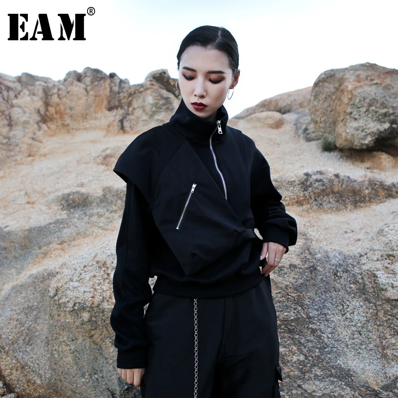 

[EAM] Loose Fit Zipper Pocket Short Sweatshirt New Stand Neck Long Sleeve Women Big Size Fashion Tide Autumn Winter 2019 1A953