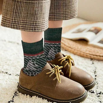 

Womens Vintage Style Soft Socks Pack of 5 Thick Wool Warm Winter Printed Crew Socks Retro Style Colorful Breathable Socks women