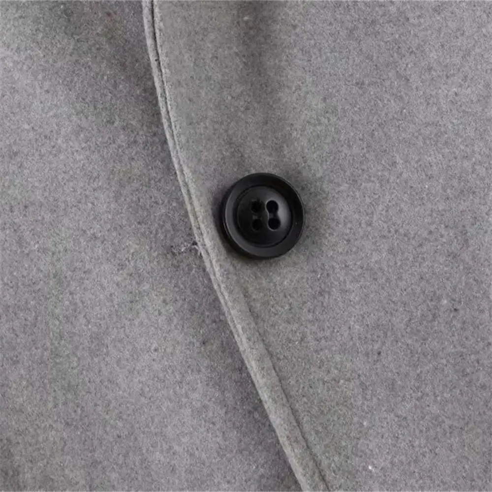 Женское пальто с отложным воротником длинным рукавом карманом и разрезом сзади