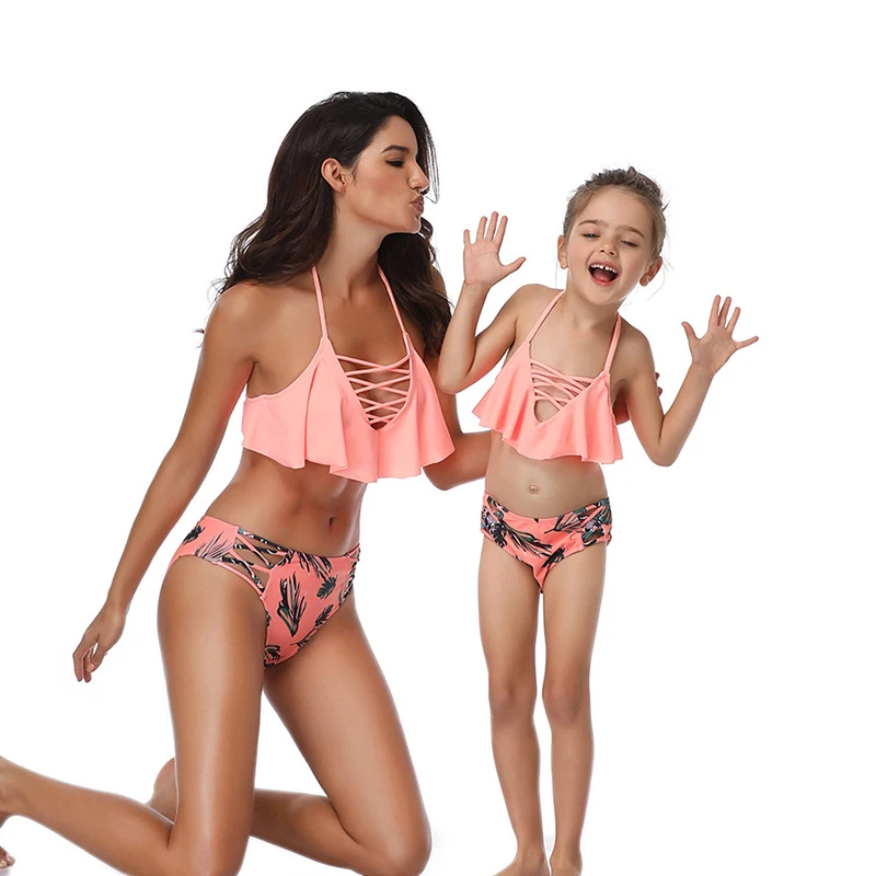 Купальник для мамы и дочки пляжный купальник с оборками принтом всей семьи