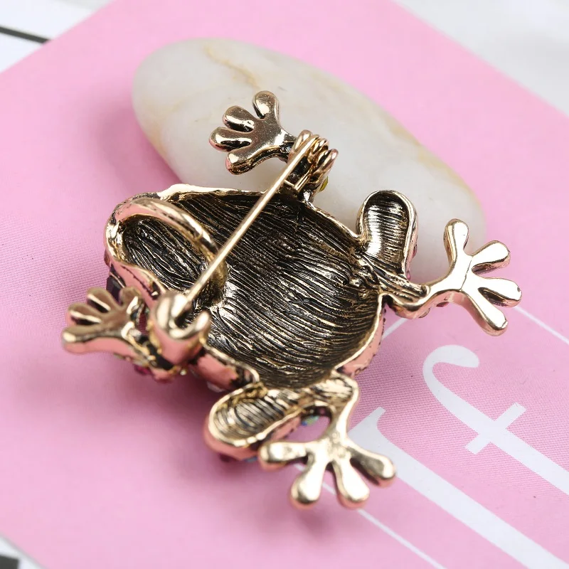 VEYO зеленые Стразы Броши лягушка Glod булавки для лацкана значки модные ювелирные