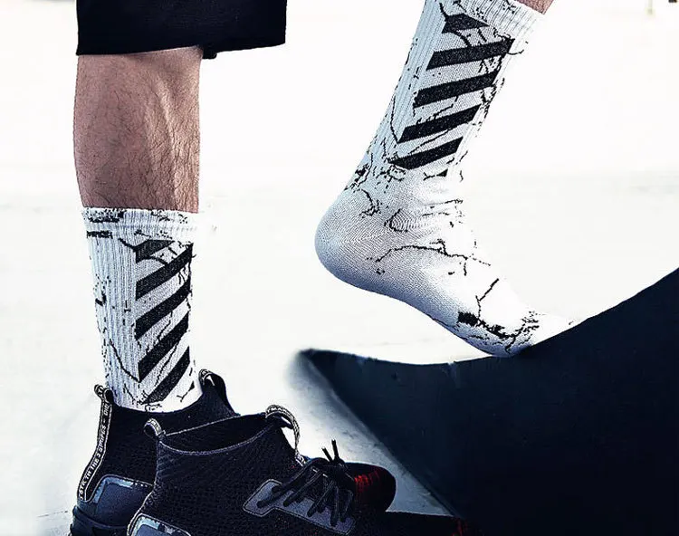 2 Pairs Trendy Socks Men Street Hip-Hop Style Middle Tube Socks Breathable Skateboard Sports Long Tube Basketball Socks 2 Pairs Trendy Socks Men Street Hip-Hop Style Middle Tube Socks Breathable Skateboard Sports Long Tube Basketball Socks