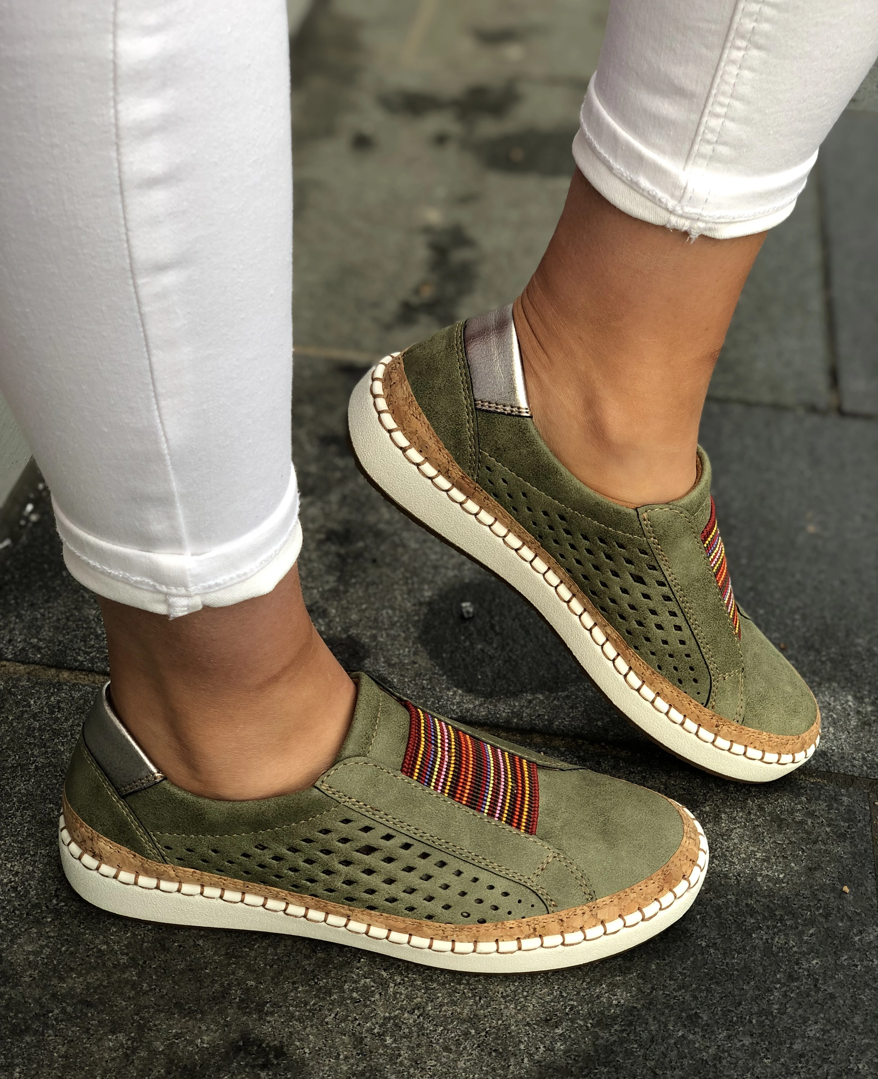 women's flat sneakers casual