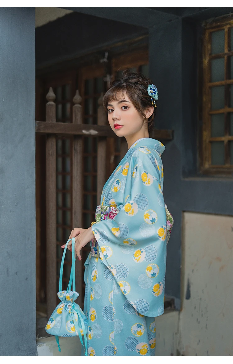 Женское кимоно халат традиционное японское юката светло-голубого цвета с цветочным принтом Летнее платье одежда для выступлений одежда для косплея