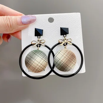 

Winter Fashion Lattice Round Circle Big Black Earrings For Women 2020 New Jewelry Statement Earings