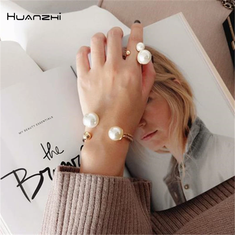 

HUANZHI 2019 Geometric Asymmetry Pearl Double Layer Opening Adjustable Simple Jewelry Bangle for Women Girls Vacation Bracelet