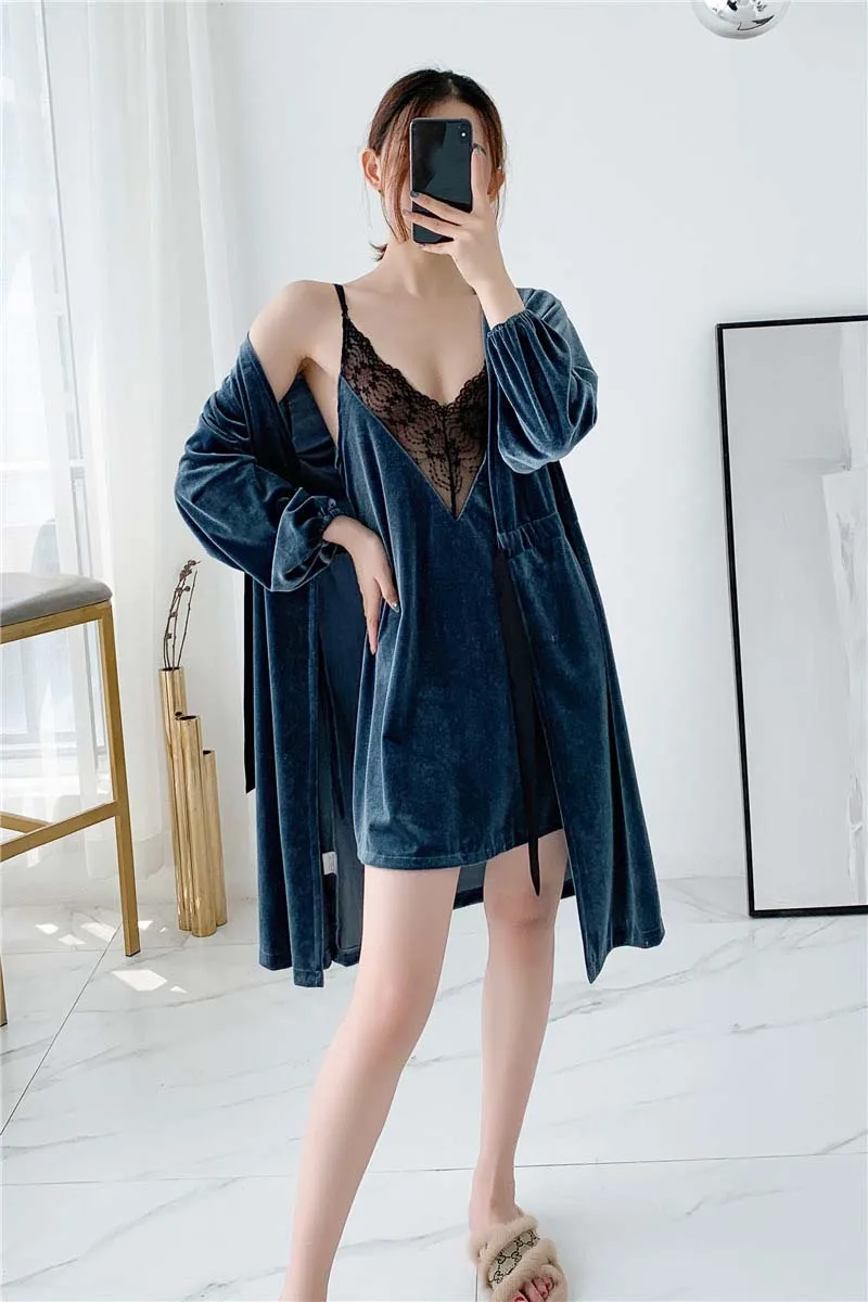 12149369937_2043651032