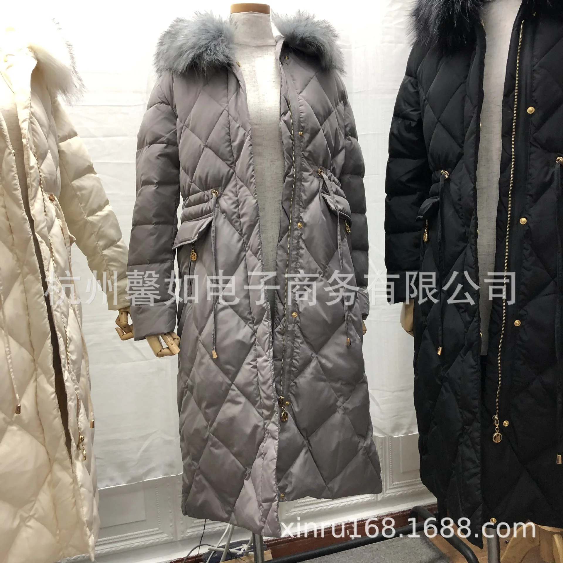 

2019 Winter New Products South Korea Dongdaemun White Duck down Fox Fur Clothing Fur Collar Women's Mid-length Down Jacket Women