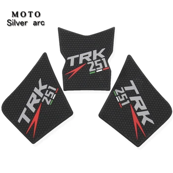 

New motorcycle tank Traction Pad side gas kneepad protector anti-slip sticker for Benelli TRK251 TRK 251 BLACK