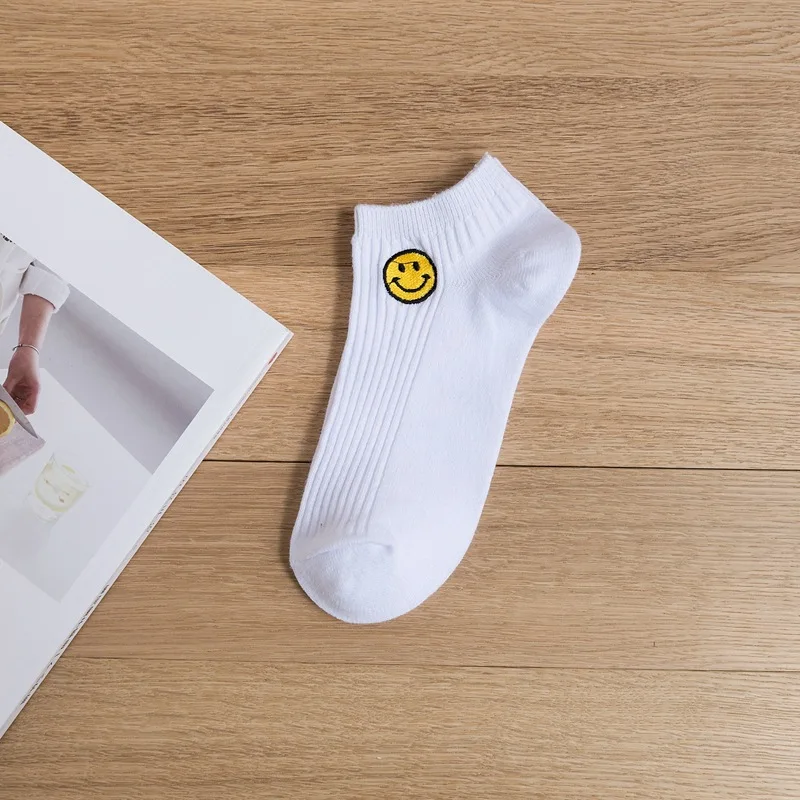 Smile Short Новые хлопковые носки с вышивкой Kwakii, корейские белые забавные носки с героями мультфильмов, сезон лето-весна, мягкие дышащие носки, Прямая - Цвет: Smile Short