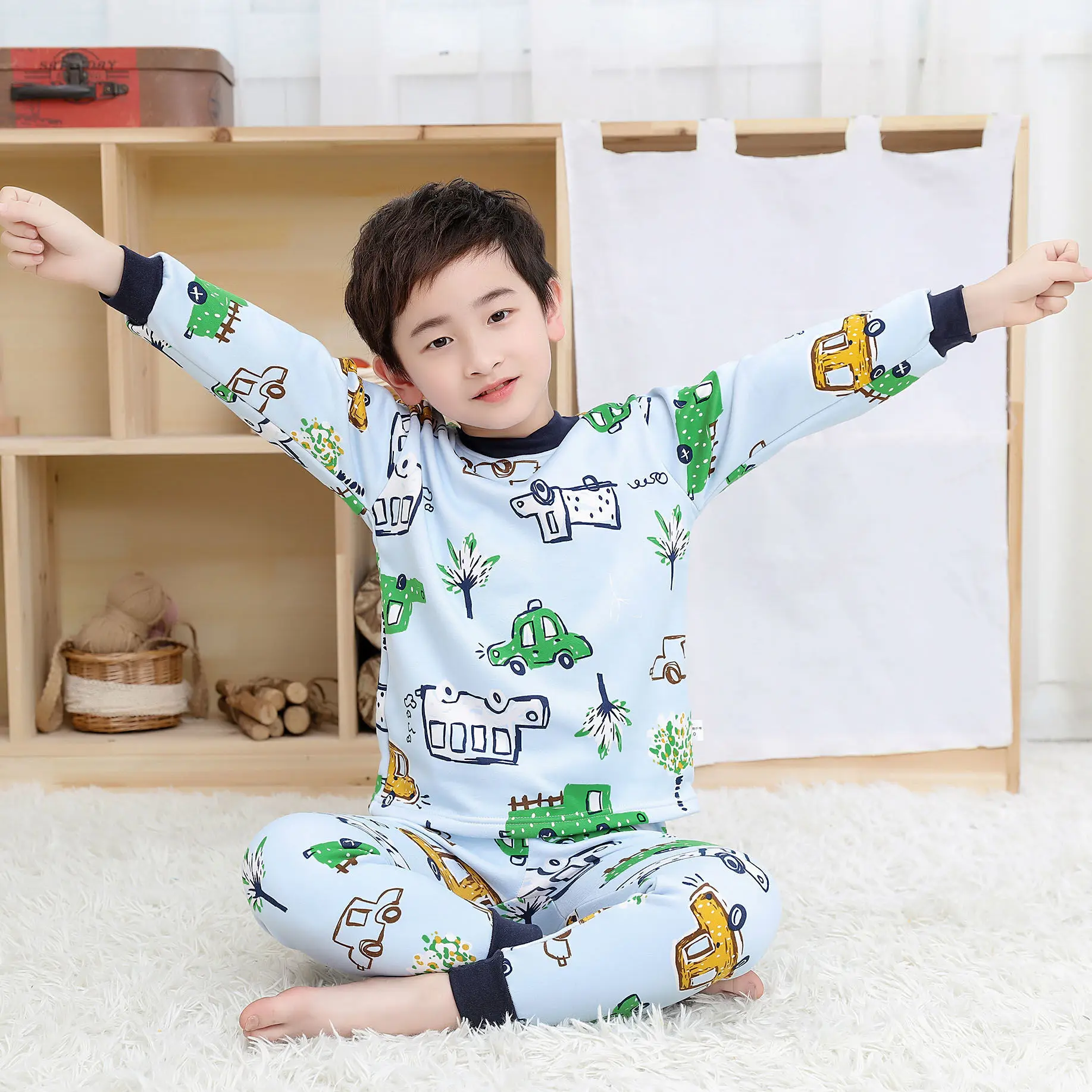 Рисунок 4 - Зимние комплекты с мультяшным рисунком