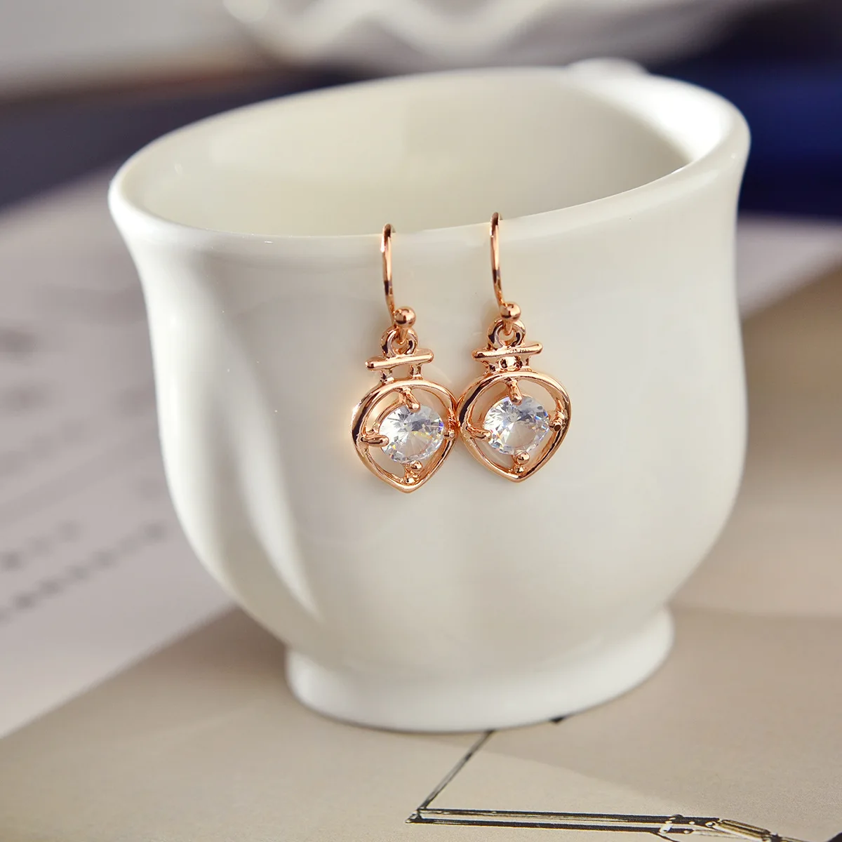 Новые серьги в виде стразов женские дикие простые стиле ретро из розового золота