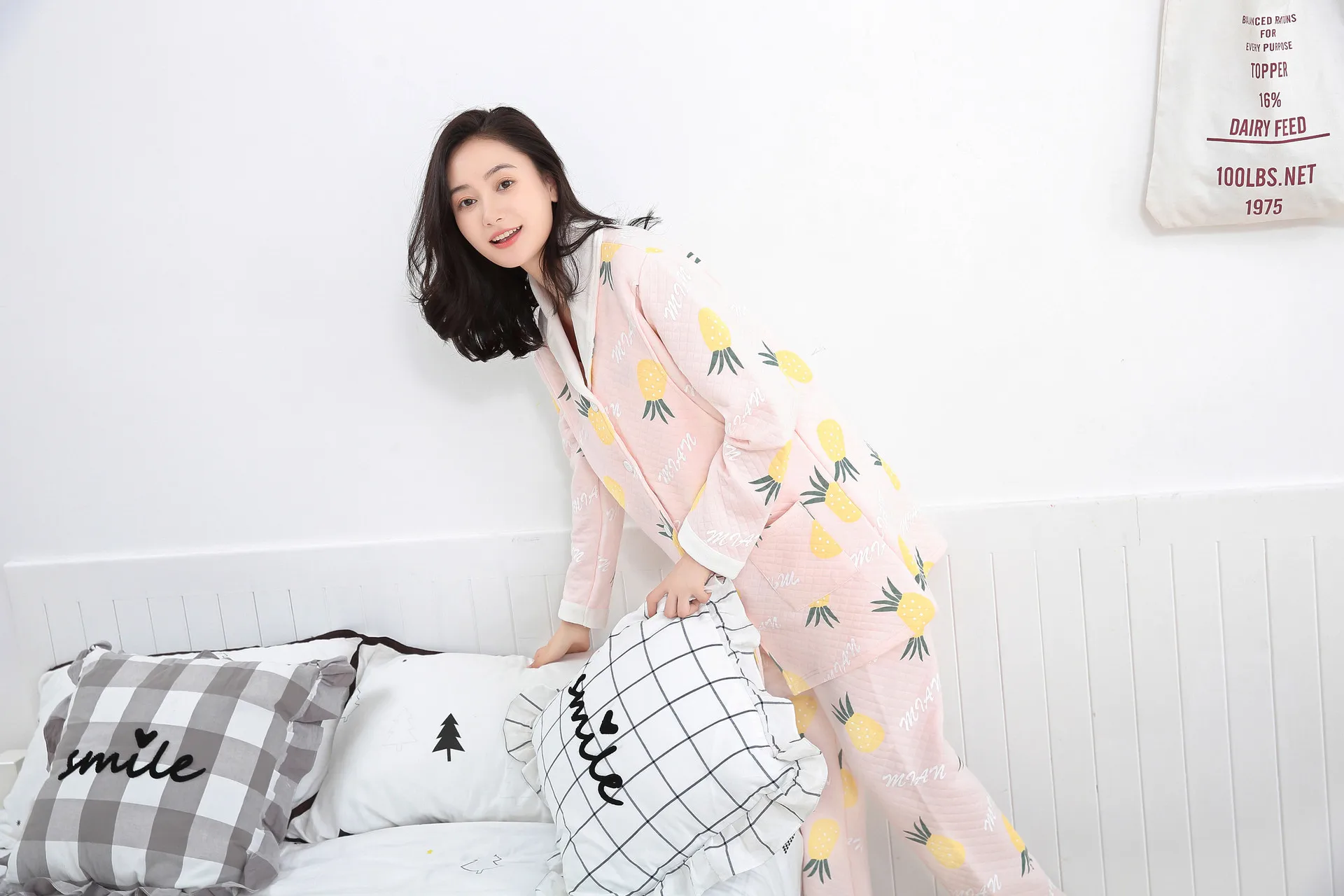 Autumn and winter pregnant women cotton padded pajamas breastfeeding suit pregnant women V-neck clothing maternity dress