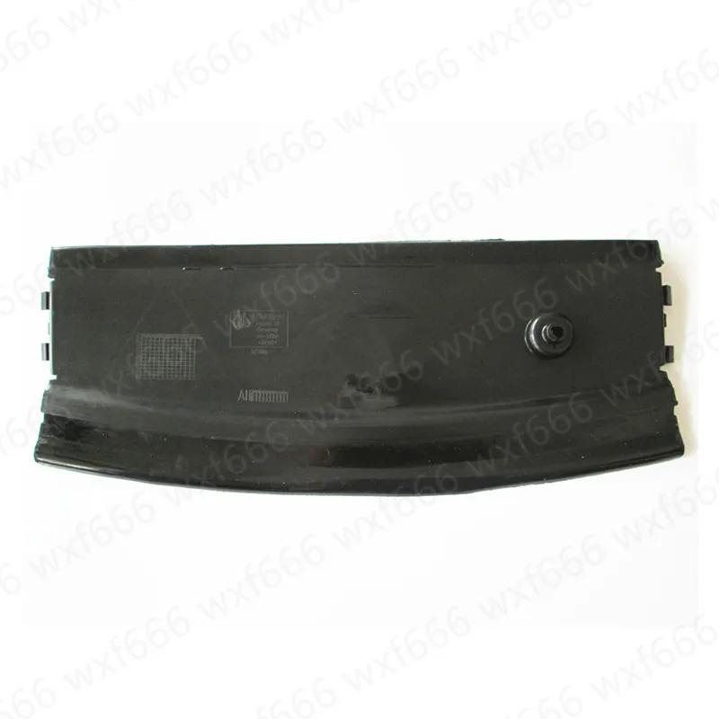 Water tank lower guard Water tank deflector fender Suitable for 5 Series E60b mw520 523 525 528 530LI Bottom plate Engine guard