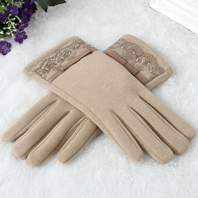 Хаки Women's winter new non-falling fashion touch screen gloves lace bow plus velvet warm gloves solid color casual gloves for girls - Цвет: Хаки
