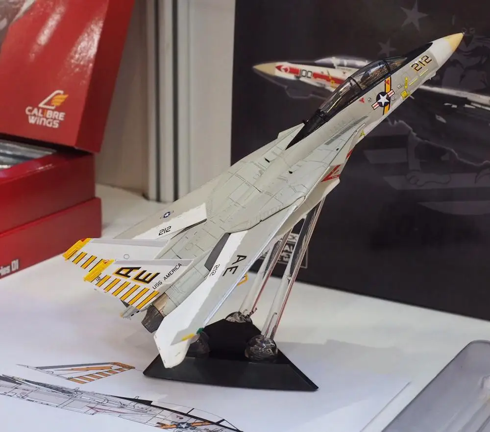 Калибр крылья Grumman F-14A Tomcat USN VF-142 Ghostriders AE212 1/72 модель самолета