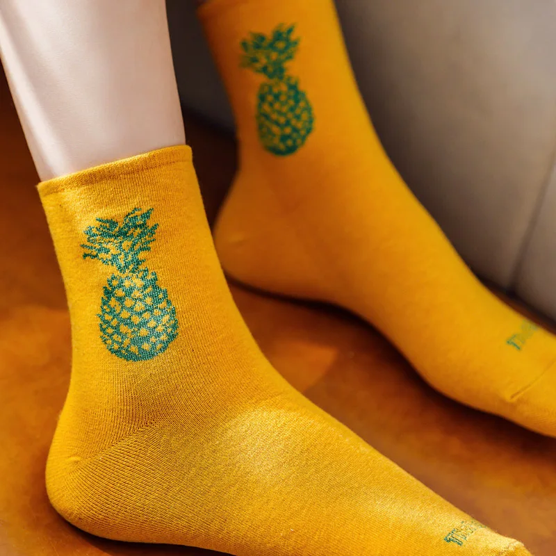 

Fashion Shine Gold Thread Pineapple Cotton Women Socks New Exquisite Fruit Embroidery Socks Lovely Cute Bright Color Socks