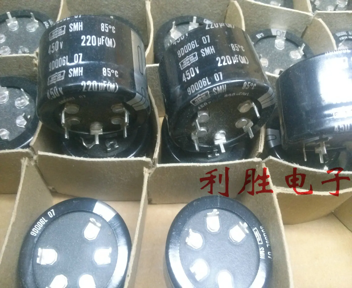 

2PCS Brand New Genuine Japan Chemical Nippon Aluminum Electrolytic Capacitor 450V220UF 40X25 SMH Five-Leg free shipping