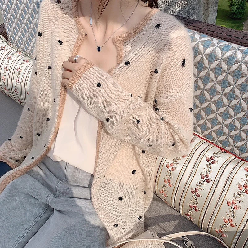 

MISHOW 2019 Autumn Vintage Lady Dot Knit Cardigan Women Fashion Causal Long Sleeve Thin Coat MX19C5246