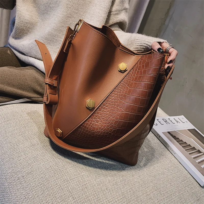 Сумка на плечо женская из экокожи с крокодиловым узором | Багаж и сумки