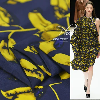 

Gold Leaf Fresh White Background Color Printing Quality Silk Crepe De Chine Wide New