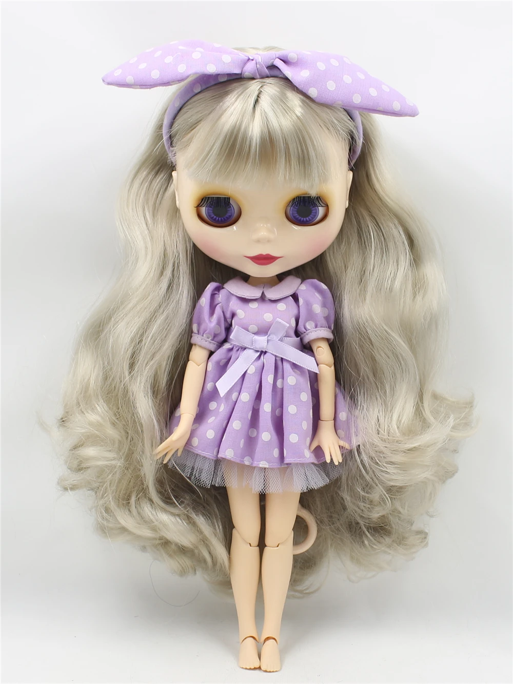 Neo Blythe Doll with Grey Hair, White Skin, Shiny Face & Jointed Body 2